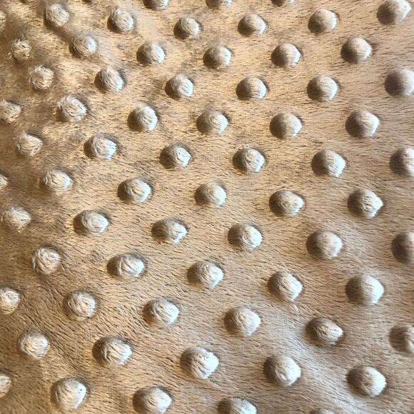 Park Row 3-D Dimple Dot Mink Throw Blanket – Mauve– 50" x 60" – NWT - Picture 2 of 3